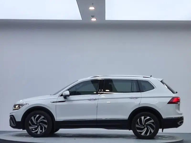 Tiguan L 2023 280TSI Trendy Limited Edition — миниатюра 4