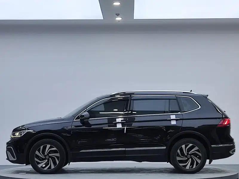 Tiguan L 2023 280TSI Trendy Limited Edition — миниатюра 4
