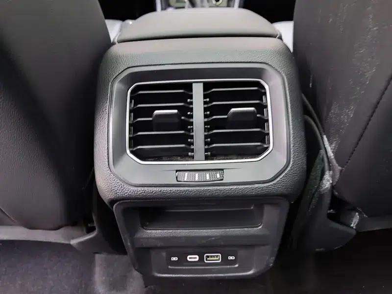 Tiguan L 2023 280TSI Trendy Limited Edition — миниатюра 10