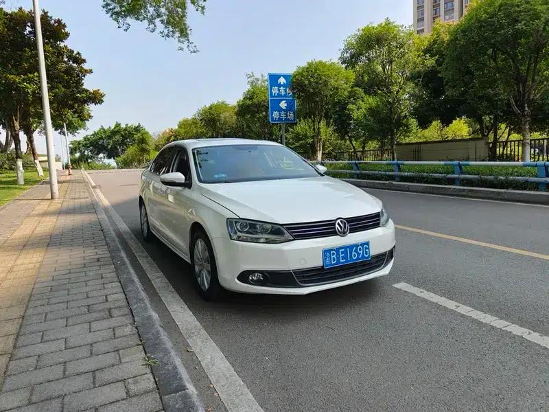 2014 Volkswagen Sagitar Facelift 1.6L Automatic Comfort Model — миниатюра 3