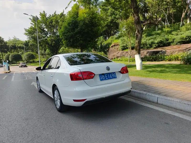 2014 Volkswagen Sagitar Facelift 1.6L Automatic Comfort Model — миниатюра 4