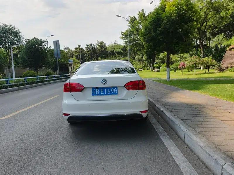 2014 Volkswagen Sagitar Facelift 1.6L Automatic Comfort Model — миниатюра 5