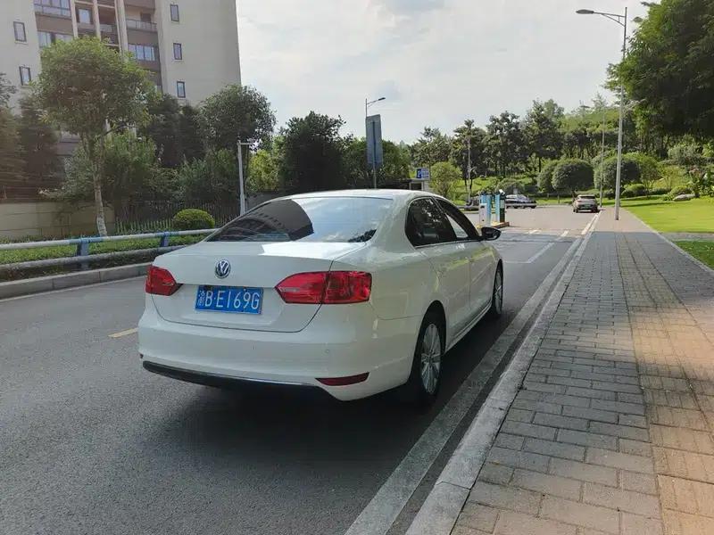 2014 Volkswagen Sagitar Facelift 1.6L Automatic Comfort Model — миниатюра 6
