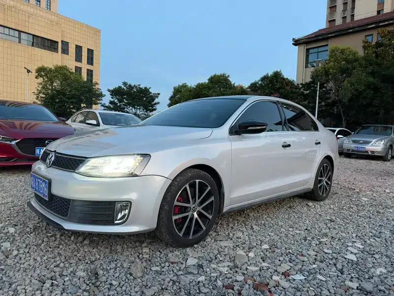 2013 Volkswagen Sagitar 2.0TSI GLI — миниатюра 1