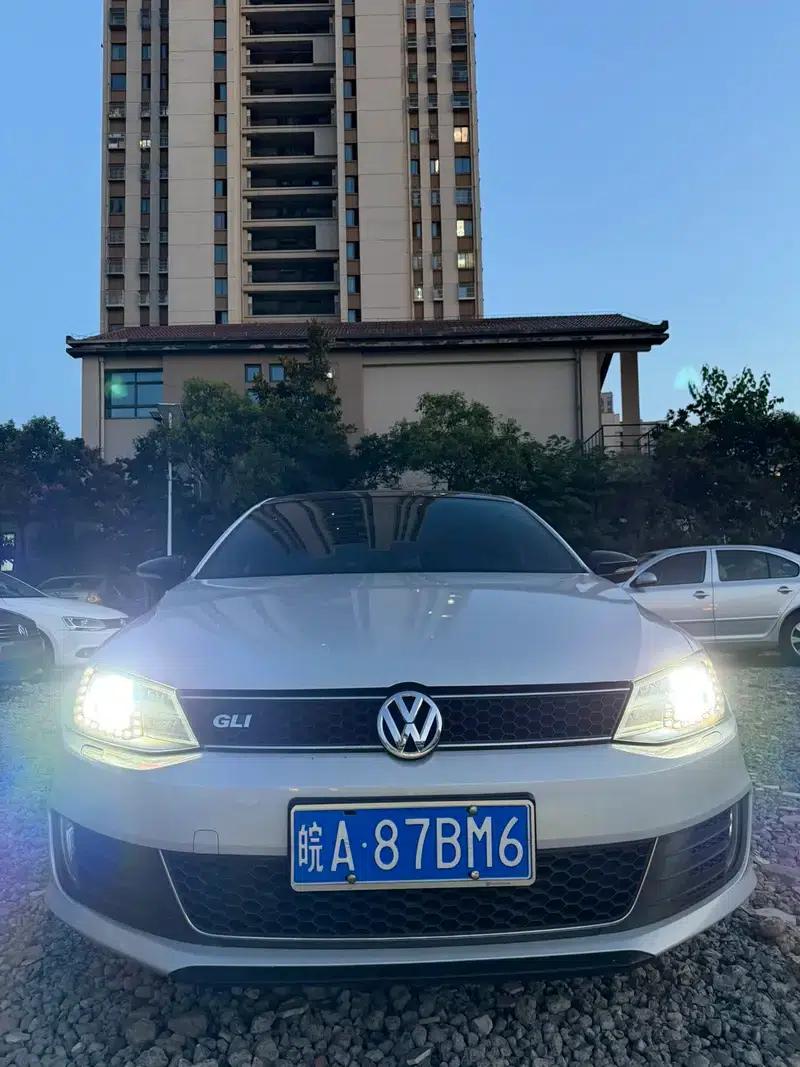 2013 Volkswagen Sagitar 2.0TSI GLI — миниатюра 2