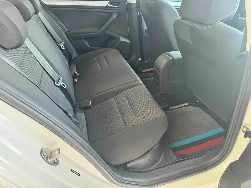2017 Volkswagen Bora 1.6L Automatic Comfort Model — миниатюра 11
