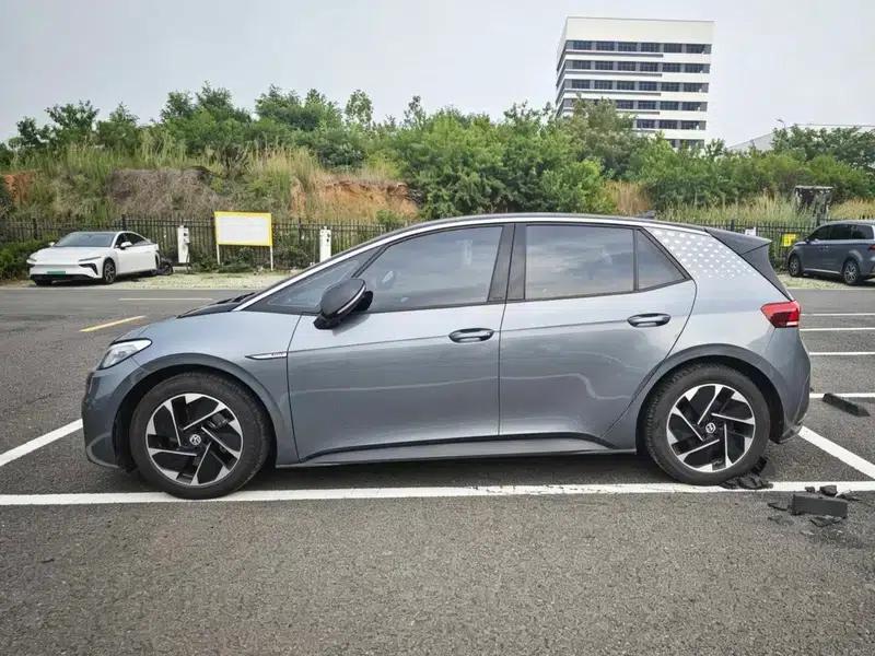 Volkswagen ID.3 2023 Pure Smart Edition — миниатюра 3