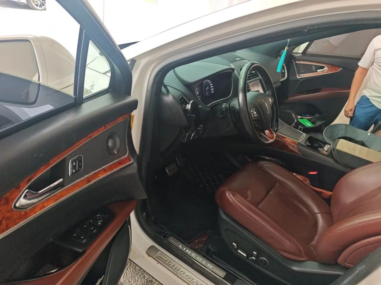 Lincoln MKX 2015 2.7T Four-Wheel Drive Prestige Edition — миниатюра 16