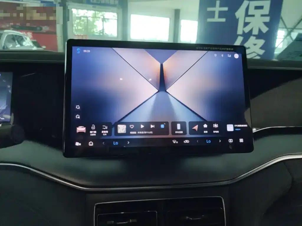Song L DM-i 2025 Smart Driving Edition 112km Leading Model — миниатюра 13