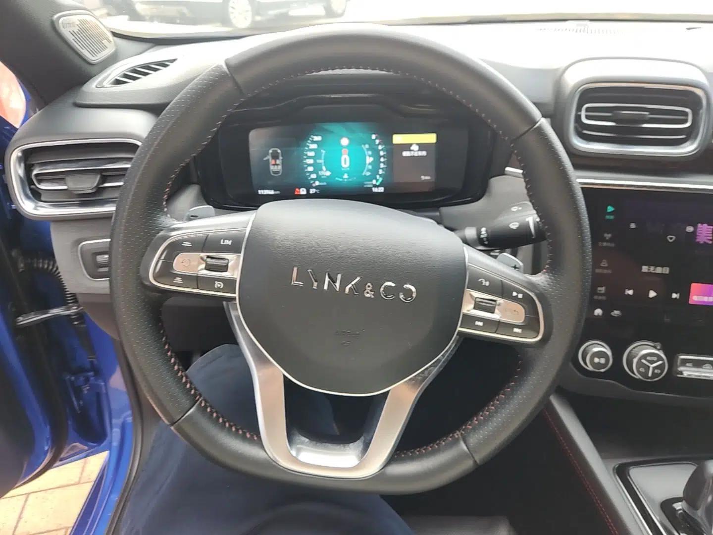 Lynk & Co 03 2018 1.5TD DCT JingPro Edition China V Standard — миниатюра 13