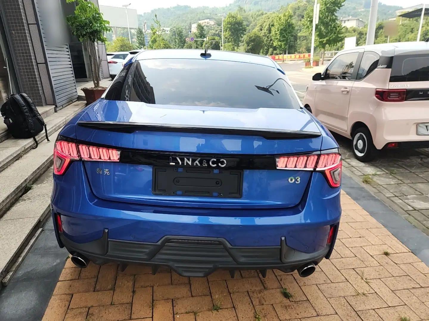 Lynk & Co 03 2018 1.5TD DCT JingPro Edition China V Standard — миниатюра 5