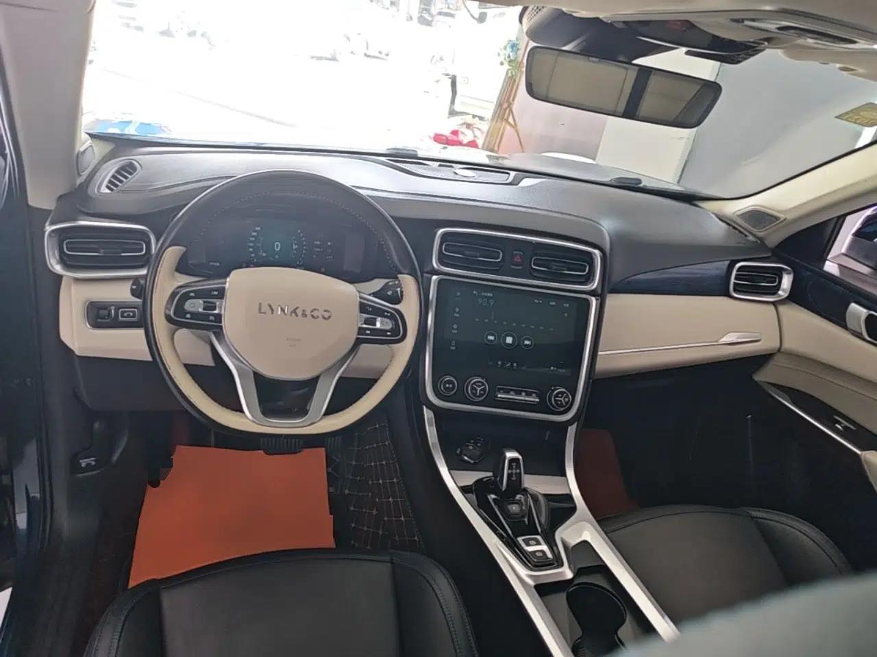 Lynk & Co 01 2017 2.0T Two-Wheel Drive Zhaopu Version — миниатюра 12