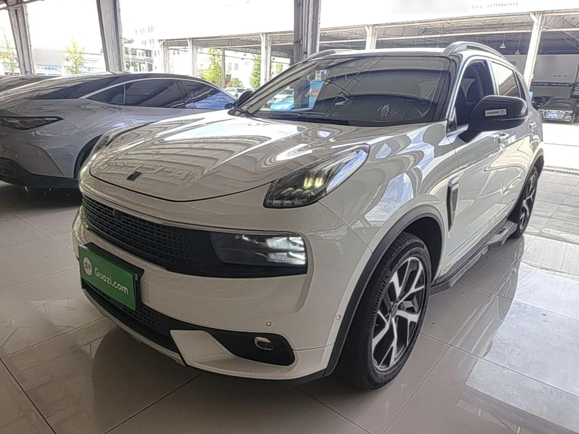 Lynk & Co 01 2017 2.0T Four-Wheel Drive Pro Edition — миниатюра 1