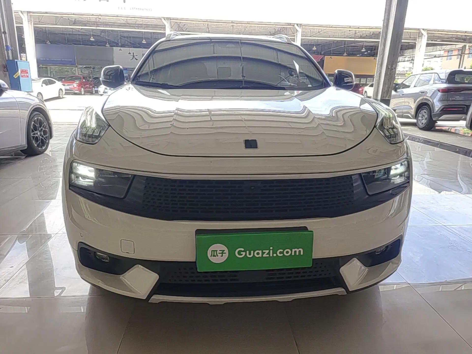 Lynk & Co 01 2017 2.0T Four-Wheel Drive Pro Edition — миниатюра 2