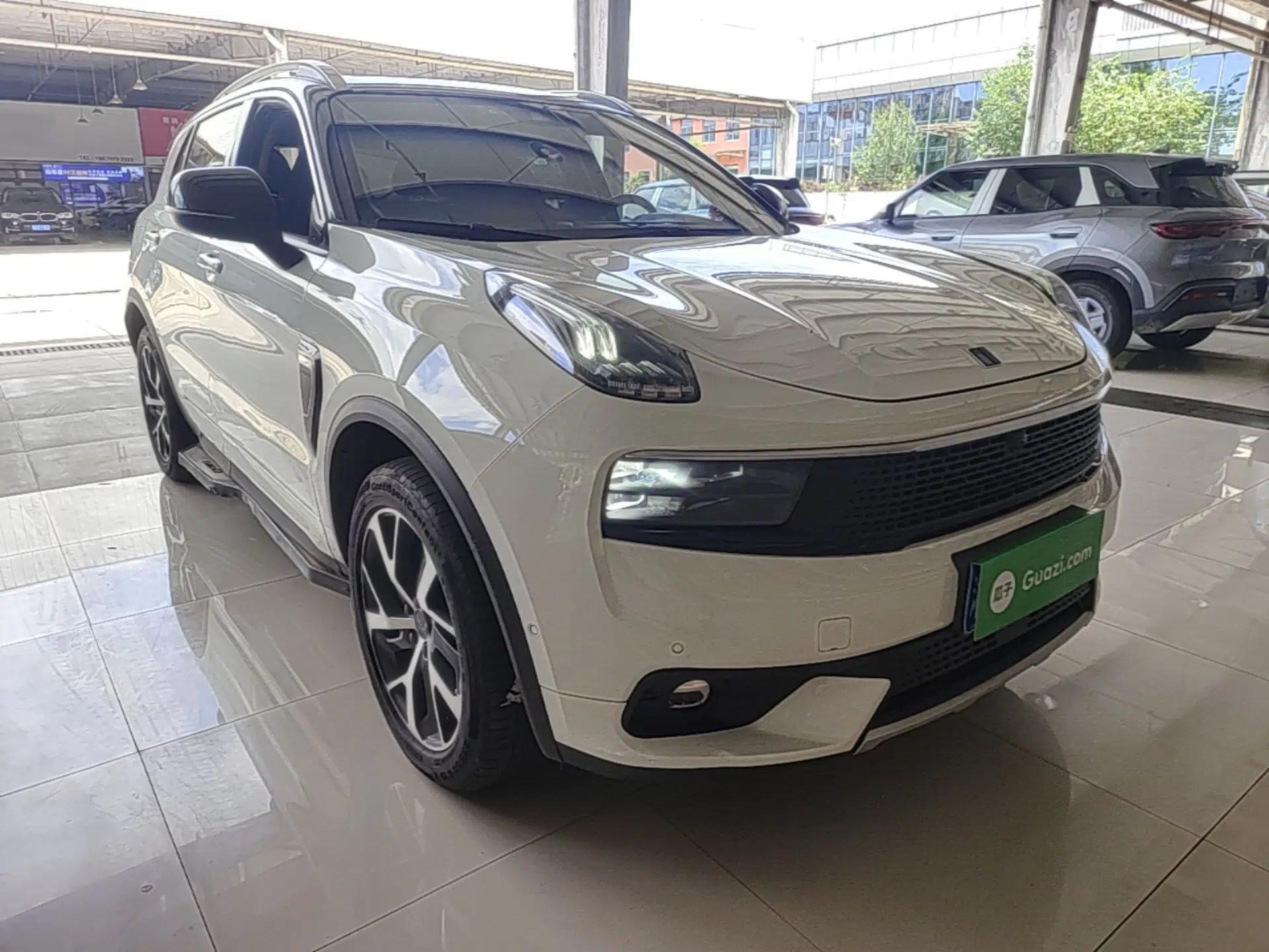 Lynk & Co 01 2017 2.0T Four-Wheel Drive Pro Edition — миниатюра 3