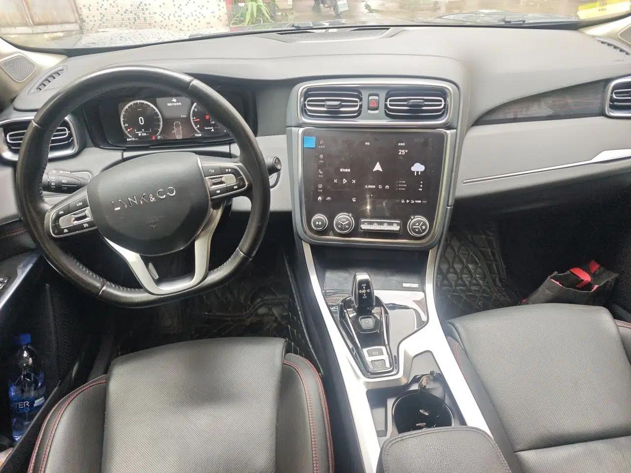 Lynk & Co 01 2019 2.0T Two-Wheel Drive Zhaopu Version China VI Standard — миниатюра 9