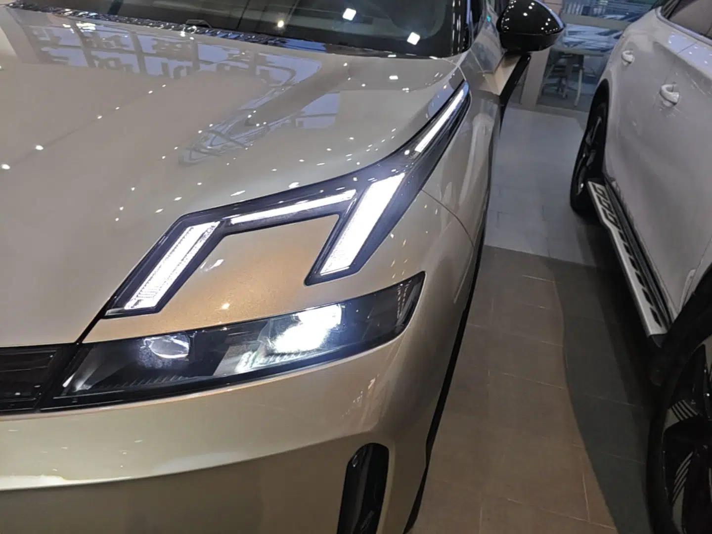 Lynk & Co 08 EM-P 2023 120km Long-Range Halo — миниатюра 8
