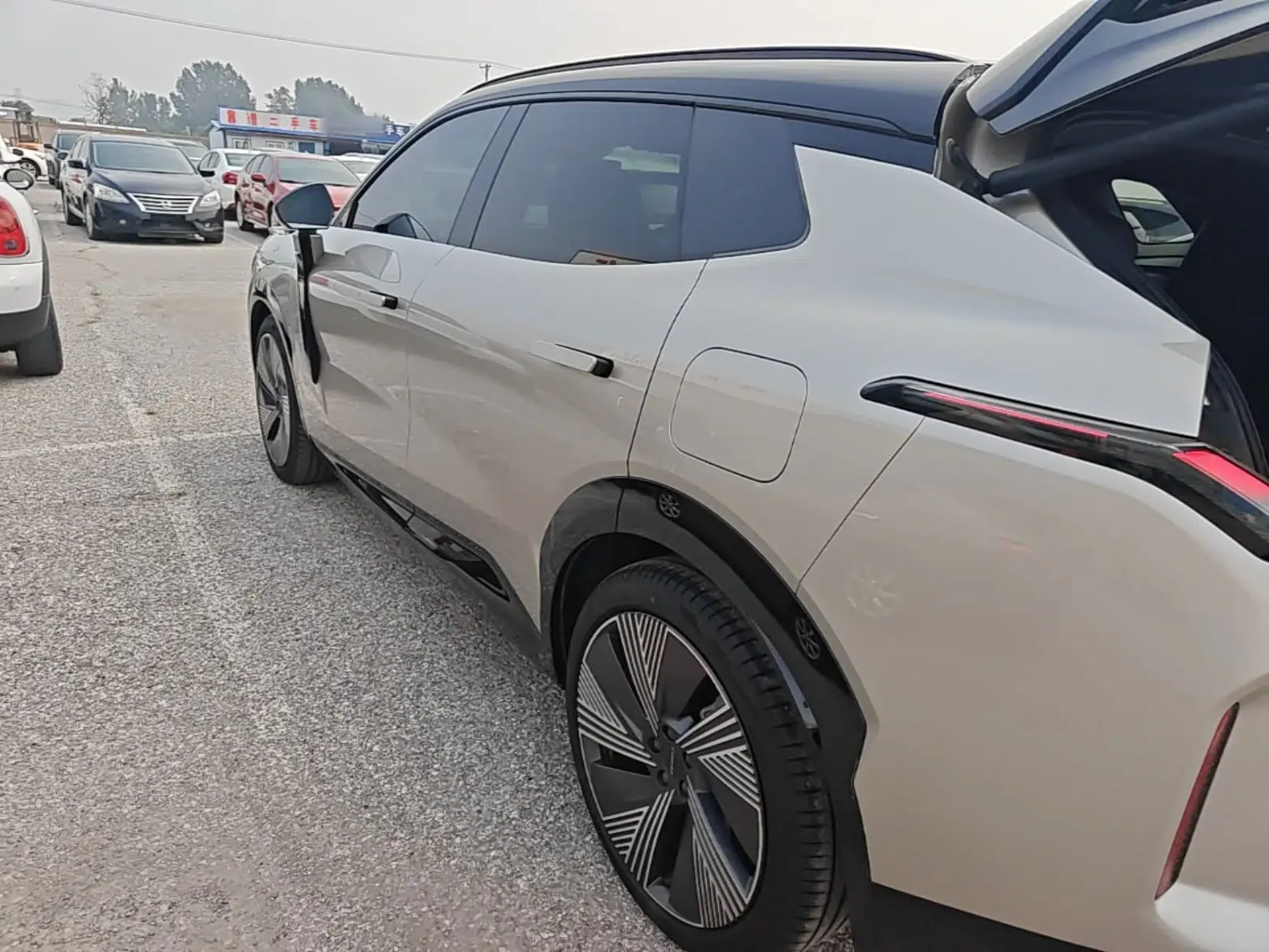 Lynk & Co 08 EM-P 2023 120km Long-Range Halo — миниатюра 4