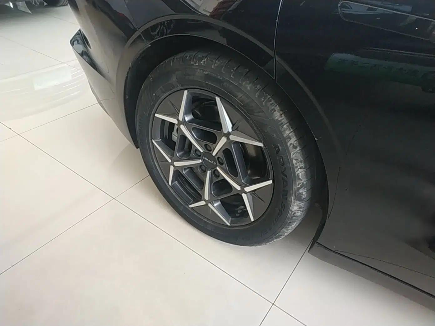 Lynk & Co Z10 2025 95 kWh 766 km Range Rear-Wheel Drive Max — миниатюра 11