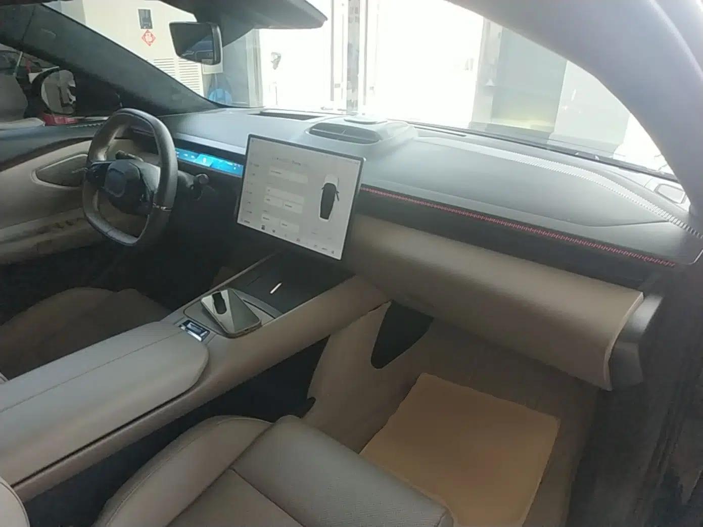 Lynk & Co Z10 2025 95 kWh 766 km Range Rear-Wheel Drive Max — миниатюра 12