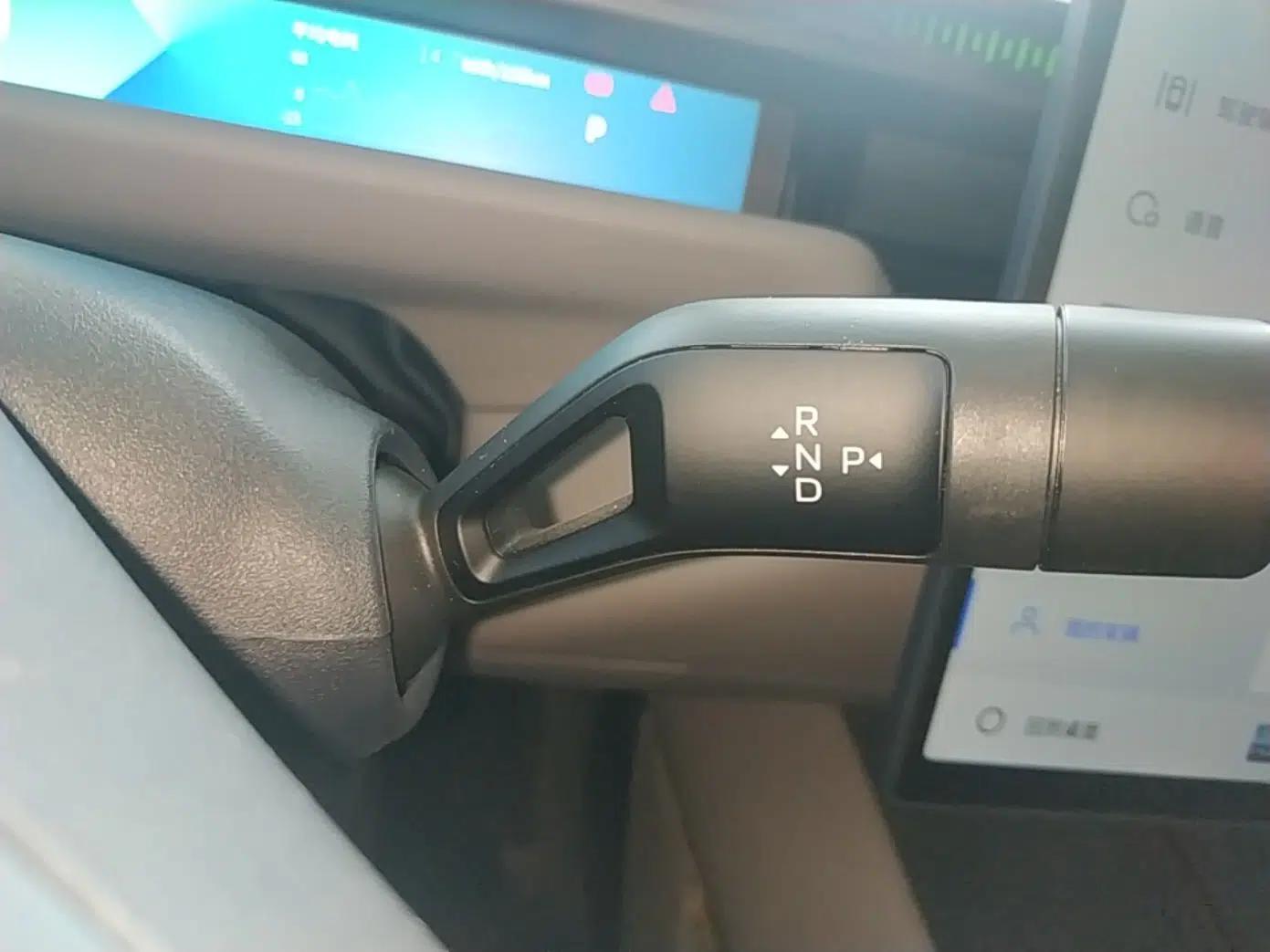 Lynk & Co Z10 2025 95 kWh 766 km Range Rear-Wheel Drive Max — миниатюра 16