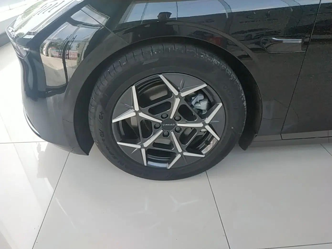 Lynk & Co Z10 2025 95 kWh 766 km Range Rear-Wheel Drive Max — миниатюра 10
