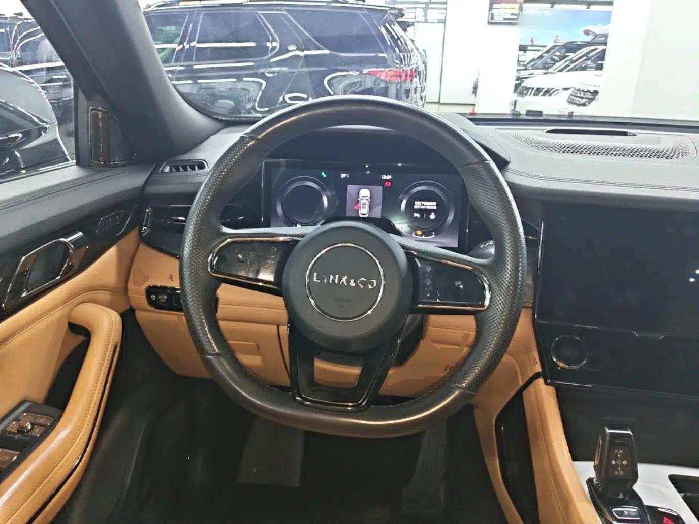Lynk & Co 09 EM-P 2021 2.0T PHEV Halo Six-Seater — миниатюра 18