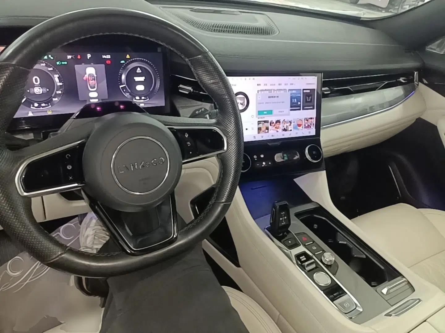 Lynk & Co 09 EM-P 2021 2.0T PHEV Ultra Six-Seater — миниатюра 12