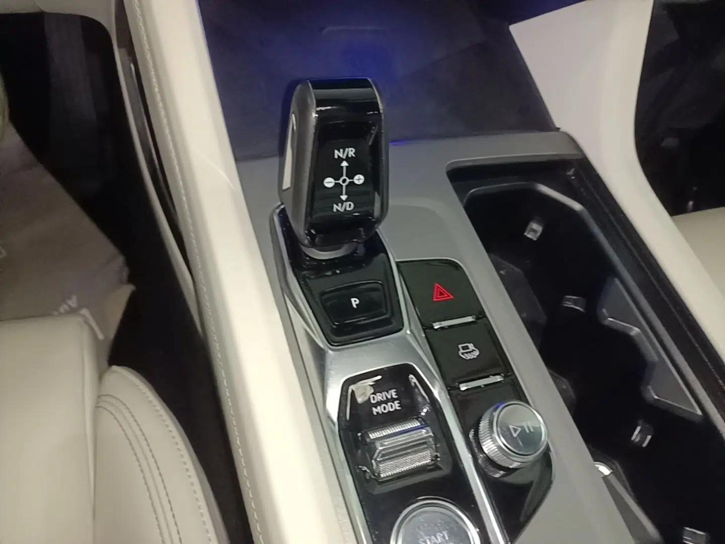 Lynk & Co 09 EM-P 2021 2.0T PHEV Ultra Six-Seater — миниатюра 16