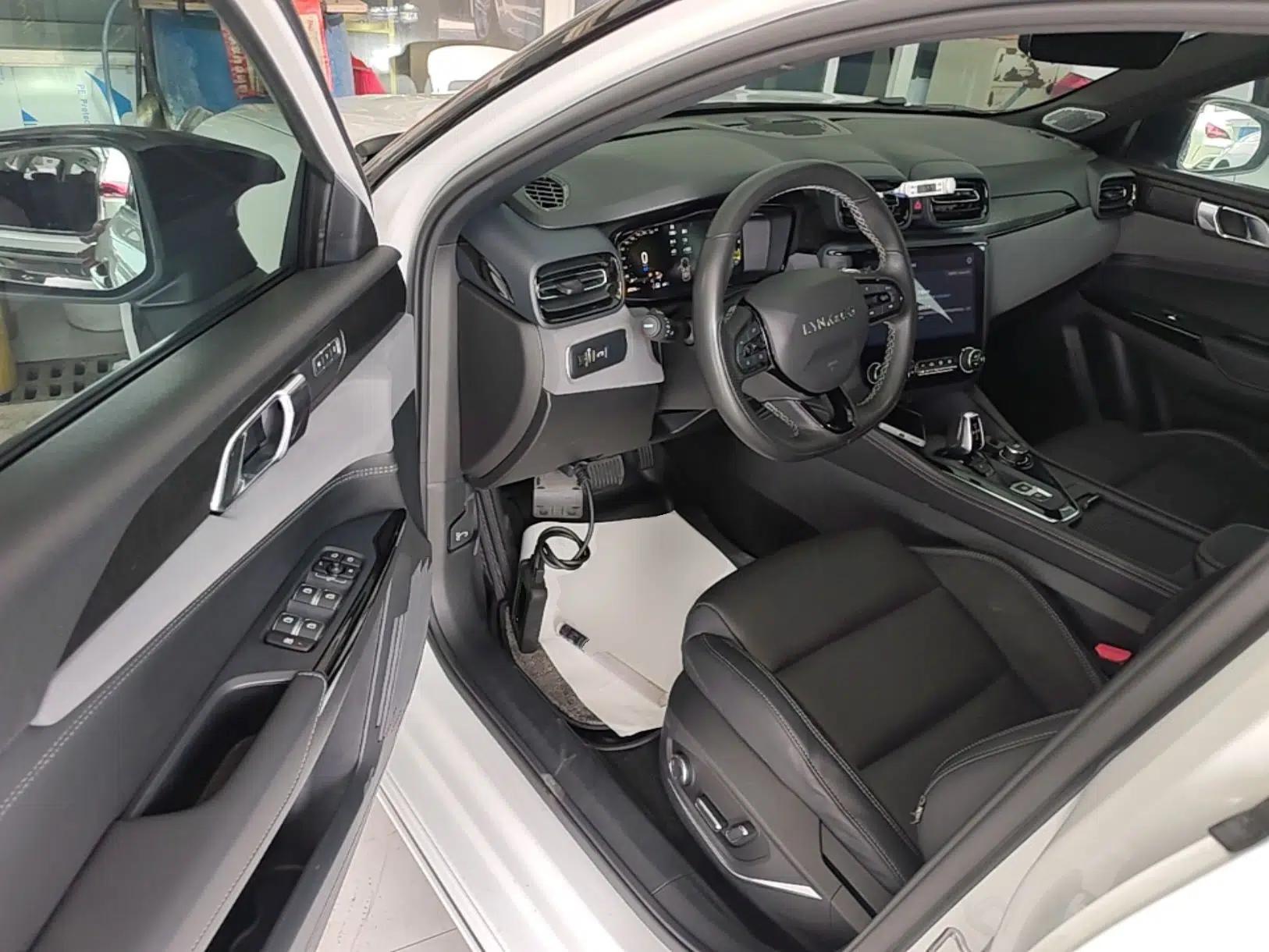 Lynk & Co 02 Hatchback 2022 2.0TD Pro — миниатюра 23