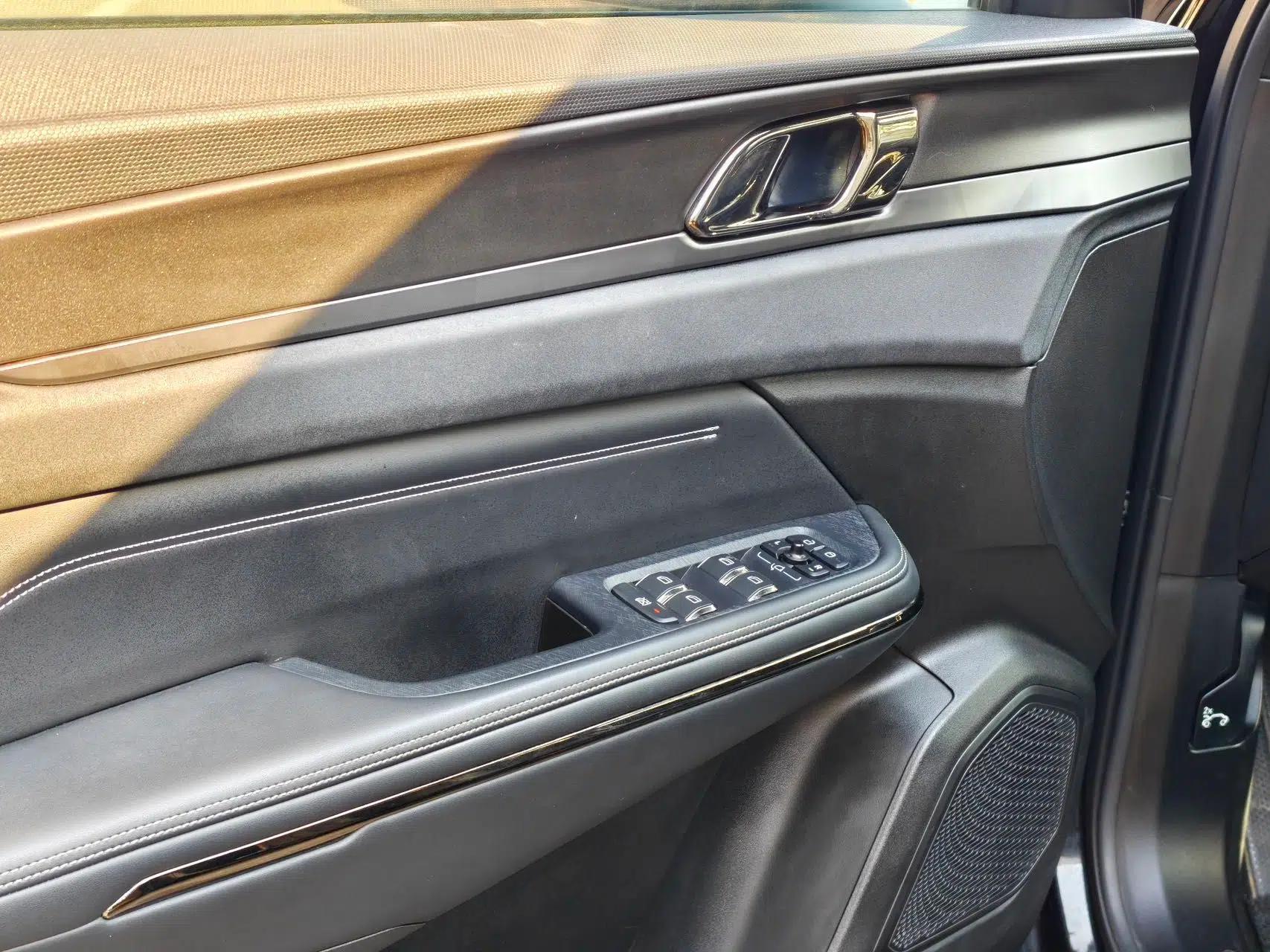 Lynk & Co 01 EM-P 2022 1.5TD PHEV Plus — миниатюра 12