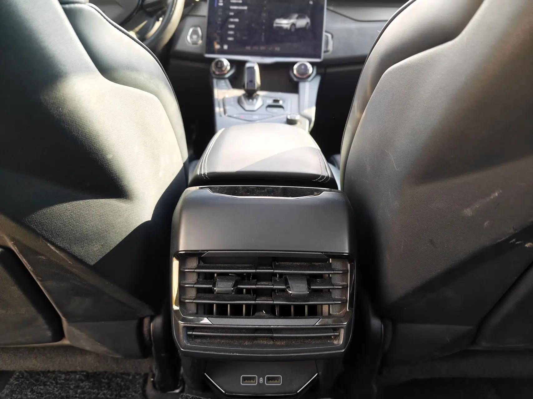 Lynk & Co 01 EM-P 2022 1.5TD PHEV Plus — миниатюра 5