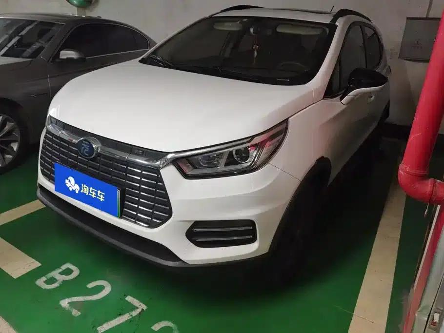 Yuan New Energy 2018 EV360 Smart Connected Cool Edition — миниатюра 1