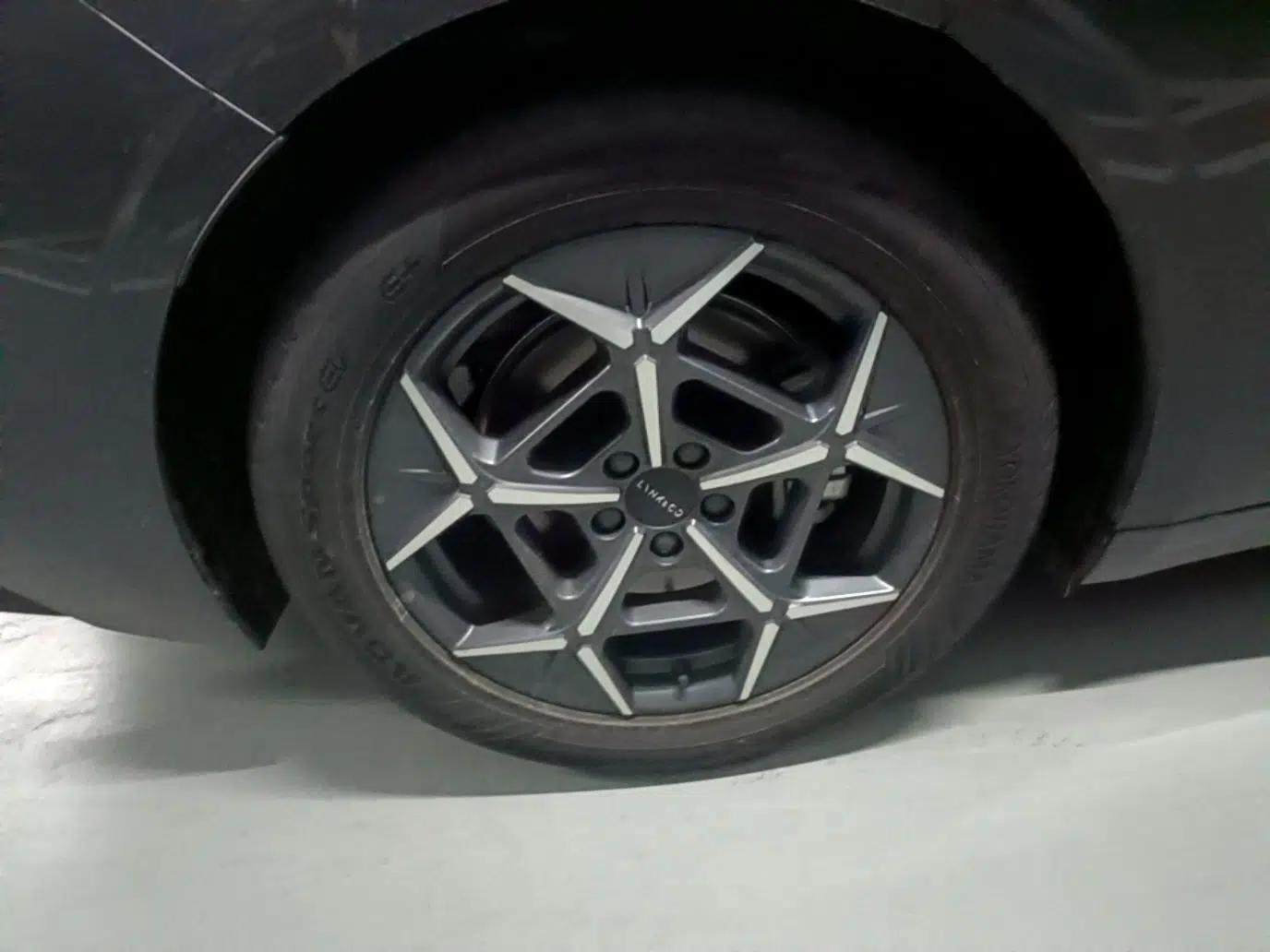 Lynk & Co 10 EM-P 2025 Model 120 Four-Wheel Drive Ultra — миниатюра 11