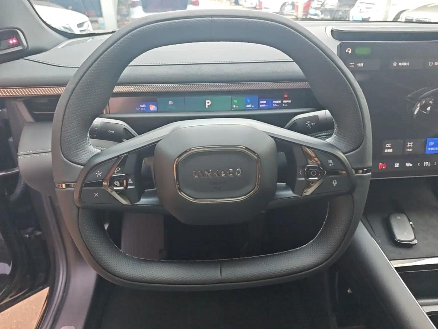 Lynk & Co 10 EM-P 2025 Facelifted Model 240 All-Wheel Drive Ultra — миниатюра 13