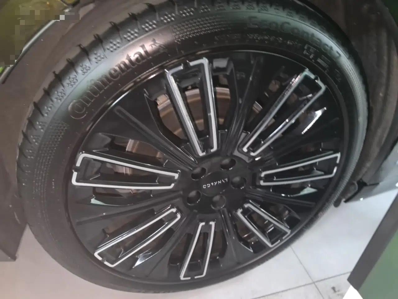 Lynk & Co 10 EM-P 2025 Model 240 All-Wheel Drive Ultra—Sport Edition — миниатюра 11
