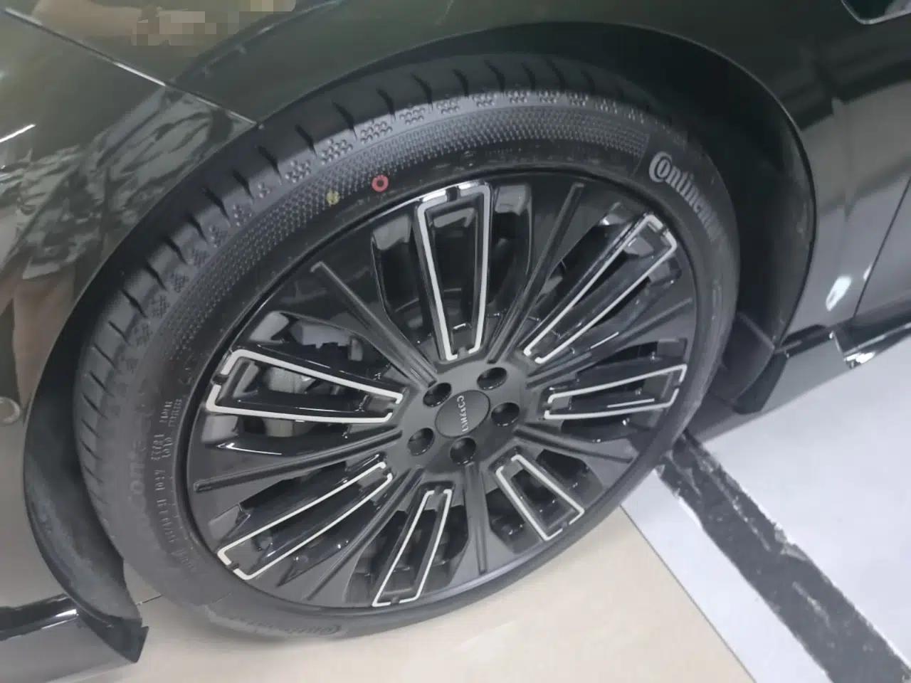 Lynk & Co 10 EM-P 2025 Model 240 All-Wheel Drive Ultra—Sport Edition — миниатюра 10