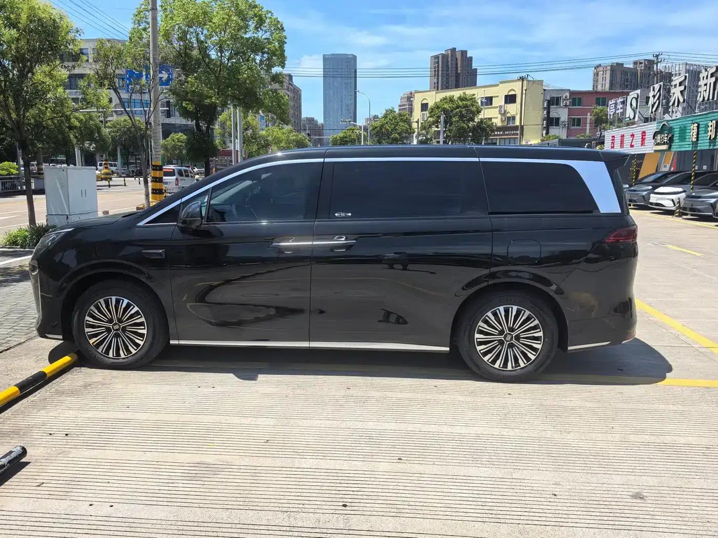 Summer 2026 DM-i 1.5T 218KM Superior Edition — миниатюра 6