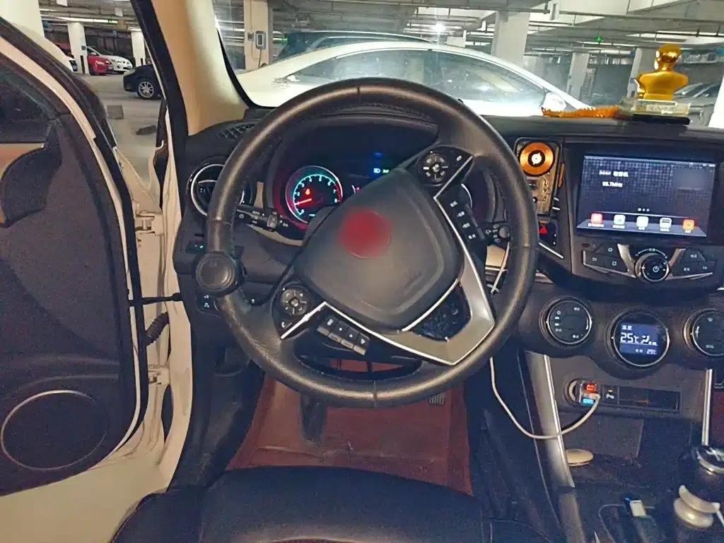 Song 2018 1.5TI Manual Intelligent Connectivity Premium Edition — миниатюра 3