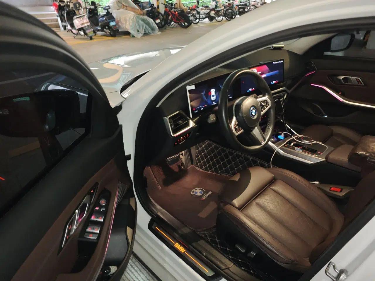 BMW i3 2023 eDrive 40 L Midnight Edition — миниатюра 16