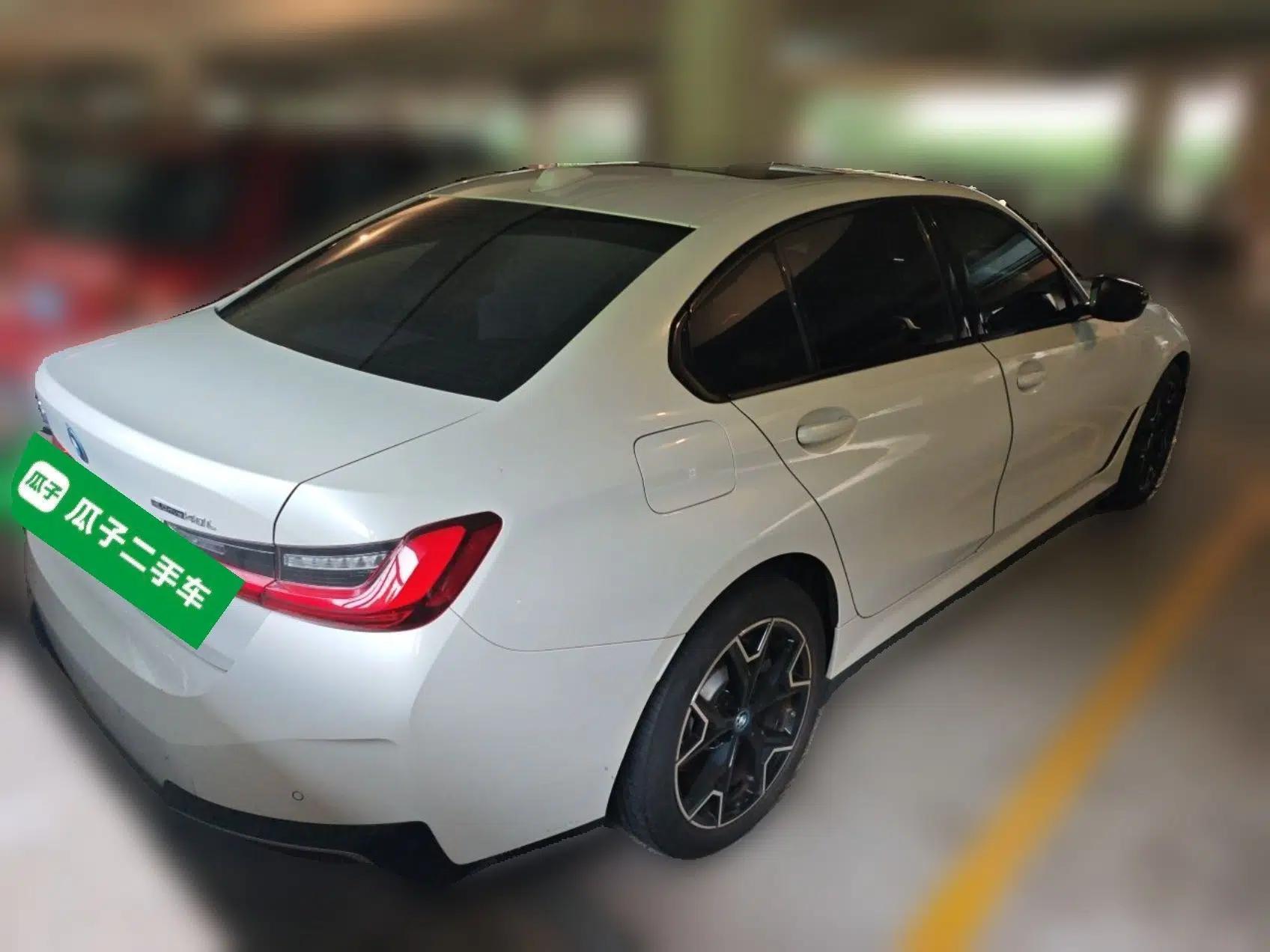 BMW i3 2023 eDrive 40 L Midnight Edition — миниатюра 6