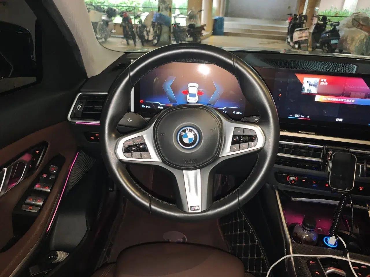 BMW i3 2023 eDrive 40 L Midnight Edition — миниатюра 10