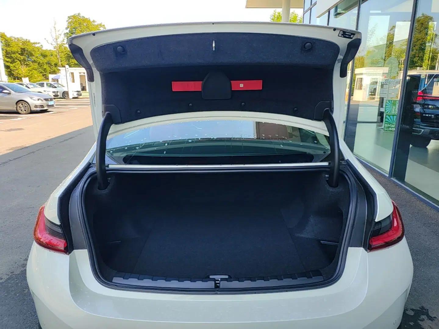 BMW i3 2026 Model, eDrive 35 L — миниатюра 22