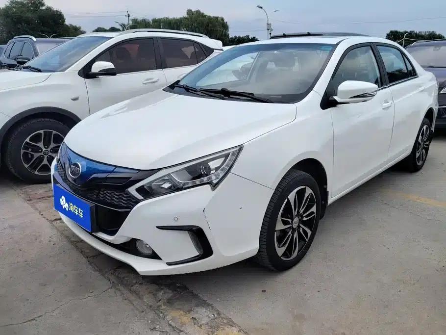 Qin New Energy 2016 Qin EV300 Flagship Edition — миниатюра 1