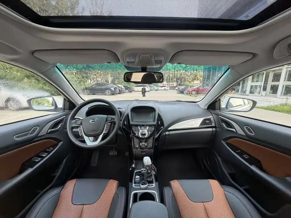 Qin New Energy 2015 1.5T Dual Crown Flagship Plus Edition — миниатюра 7