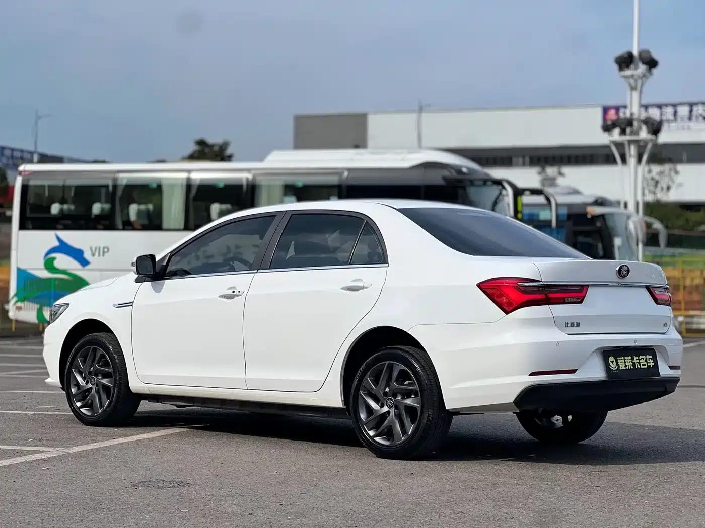 Qin New Energy 2019 Long Range Luxury Edition — миниатюра 5