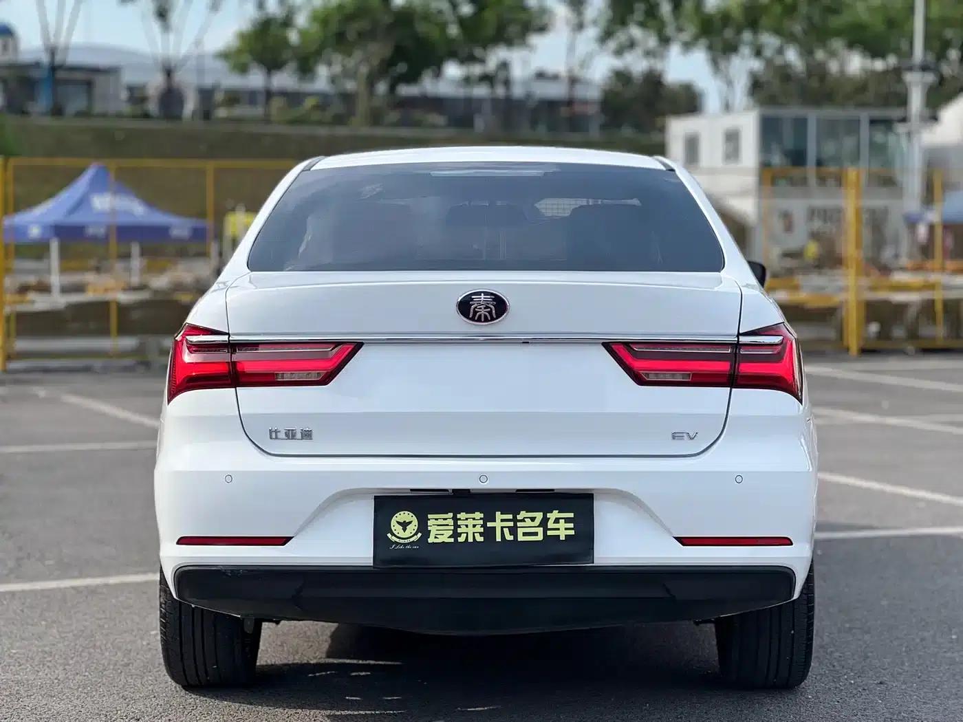 Qin New Energy 2019 Long Range Luxury Edition — миниатюра 6