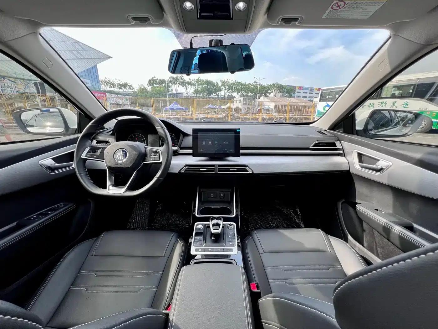 Qin New Energy 2019 Long Range Luxury Edition — миниатюра 9