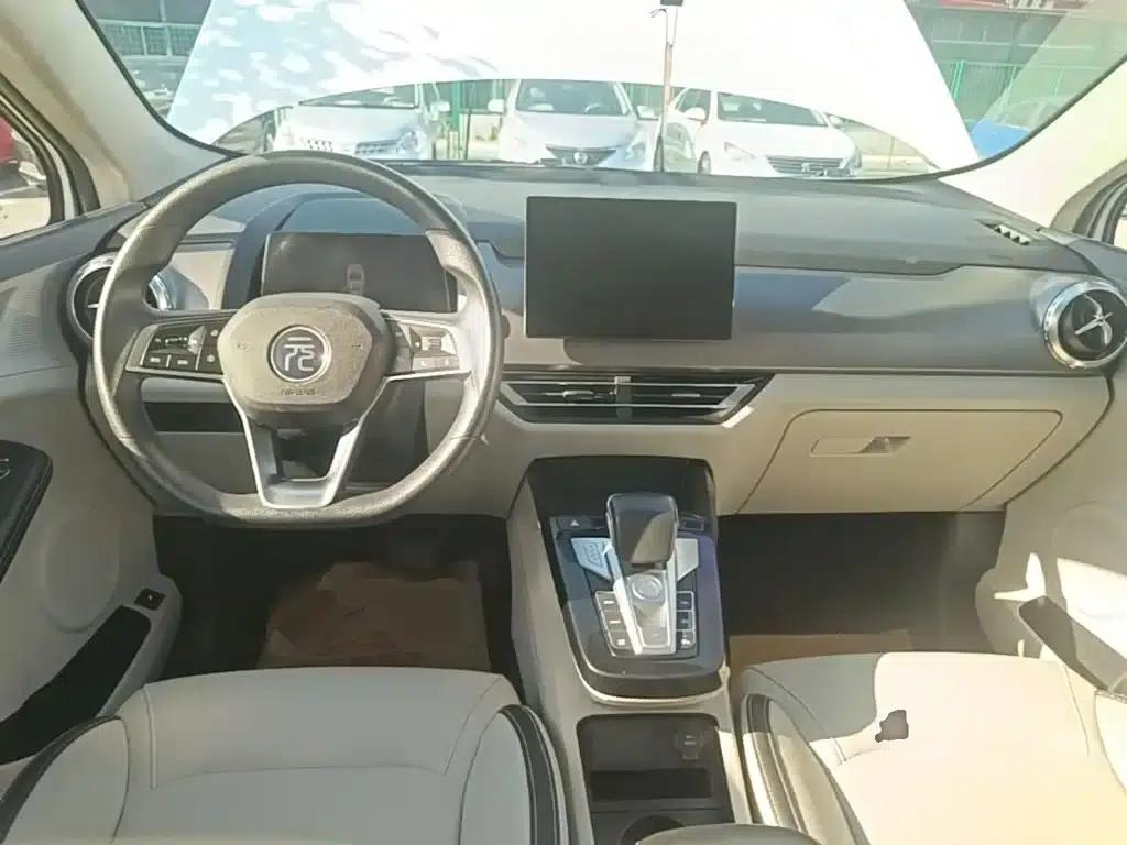 Yuan Pro 2021 401KM Premium — миниатюра 10