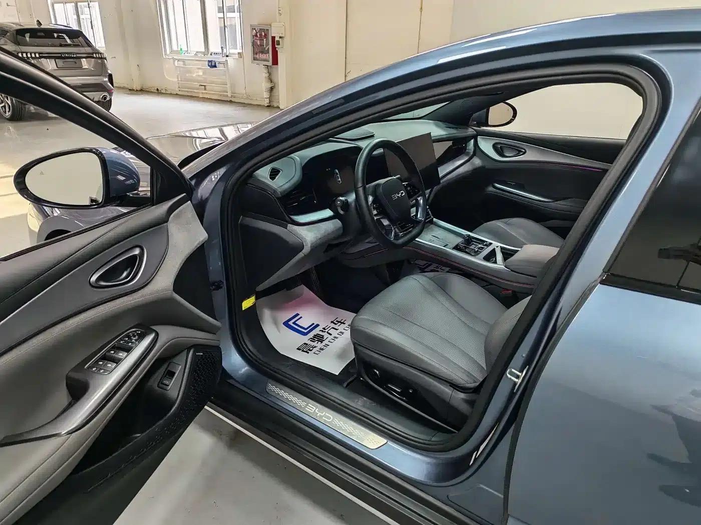 Seal 07 DM-i 2025 Model DM-i 1.5L 125km Premium — миниатюра 11